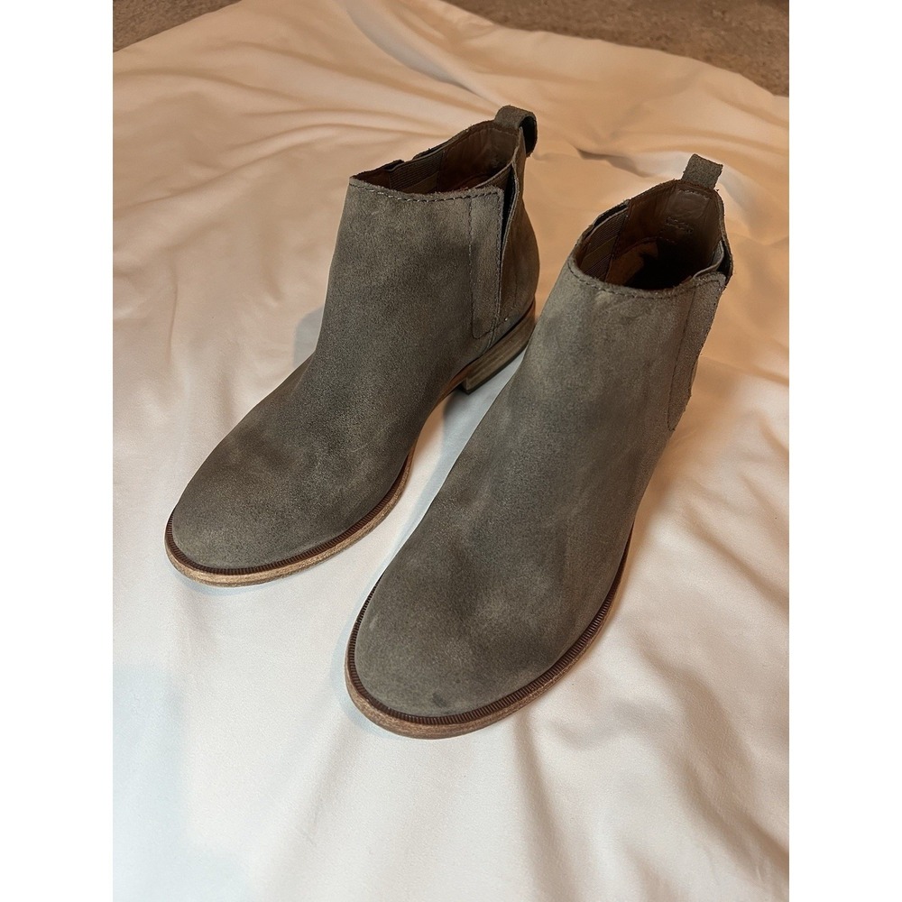 Kirk Ease Velma Chelsea Boots Women's Size 6.5 Green Suede